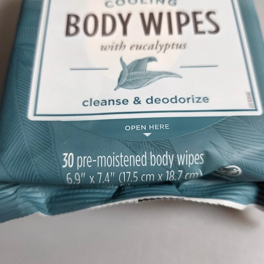 Burt's Bees Cooling Body Wipes with Eucalyptus Cleanse & Deodorize 30 Count Pack
